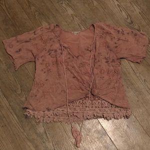 Gimmicks by BKE Rose Top